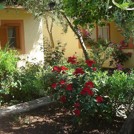 Residence Giardino Βιέστε Εξωτερικό φωτογραφία