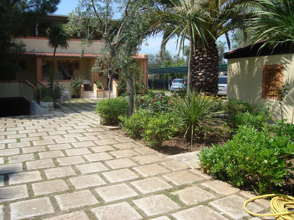 Residence Giardino Βιέστε Εξωτερικό φωτογραφία
