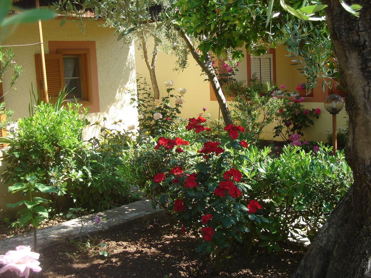 Residence Giardino Βιέστε Εξωτερικό φωτογραφία